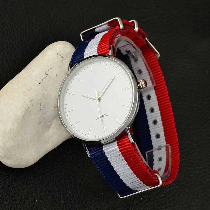 New Casual and Fashion Quartz Watch with Multicolor Nylon Cloth Watchband Wristwatch